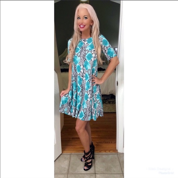 🥰LAST 1! Aqua Snakeskin Swing Dress! 👗💕 - Picture 3 of 4